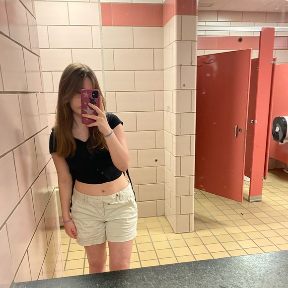 Meet your Posher, Isabella - Picture 2 of 13